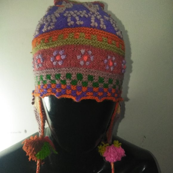 Peruvian handmade chullo hat for women woven multicolored wool Andean community main image 8